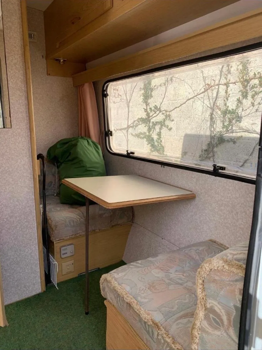 4 berth compass reflection caravan - Image 4