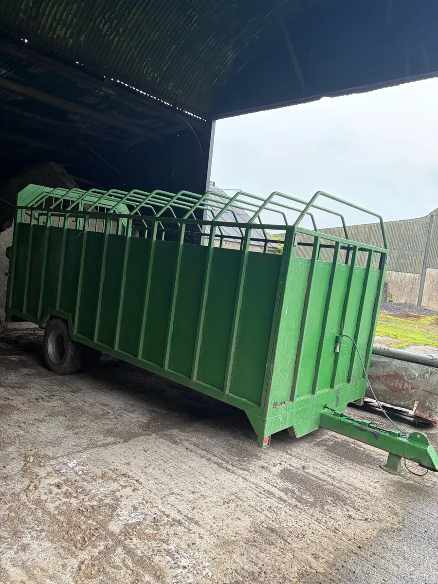Cattle trailer - Image 1