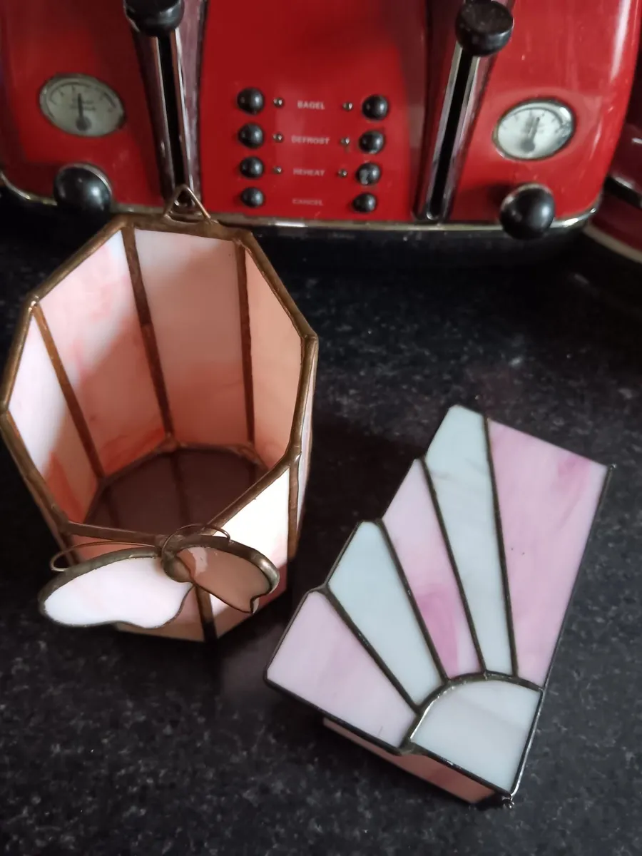 Vintage box and candle holder - Image 2