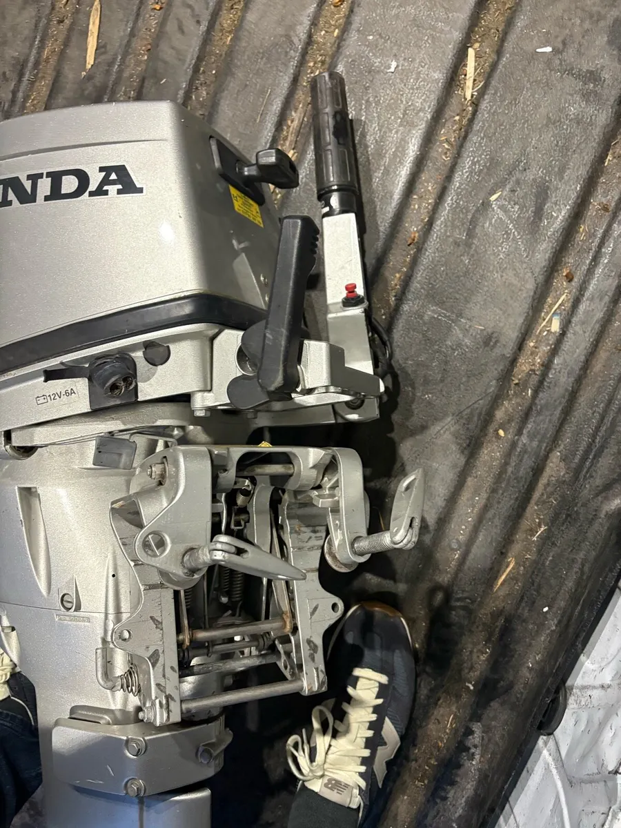 Honda 9.9 Boat engine - Image 2