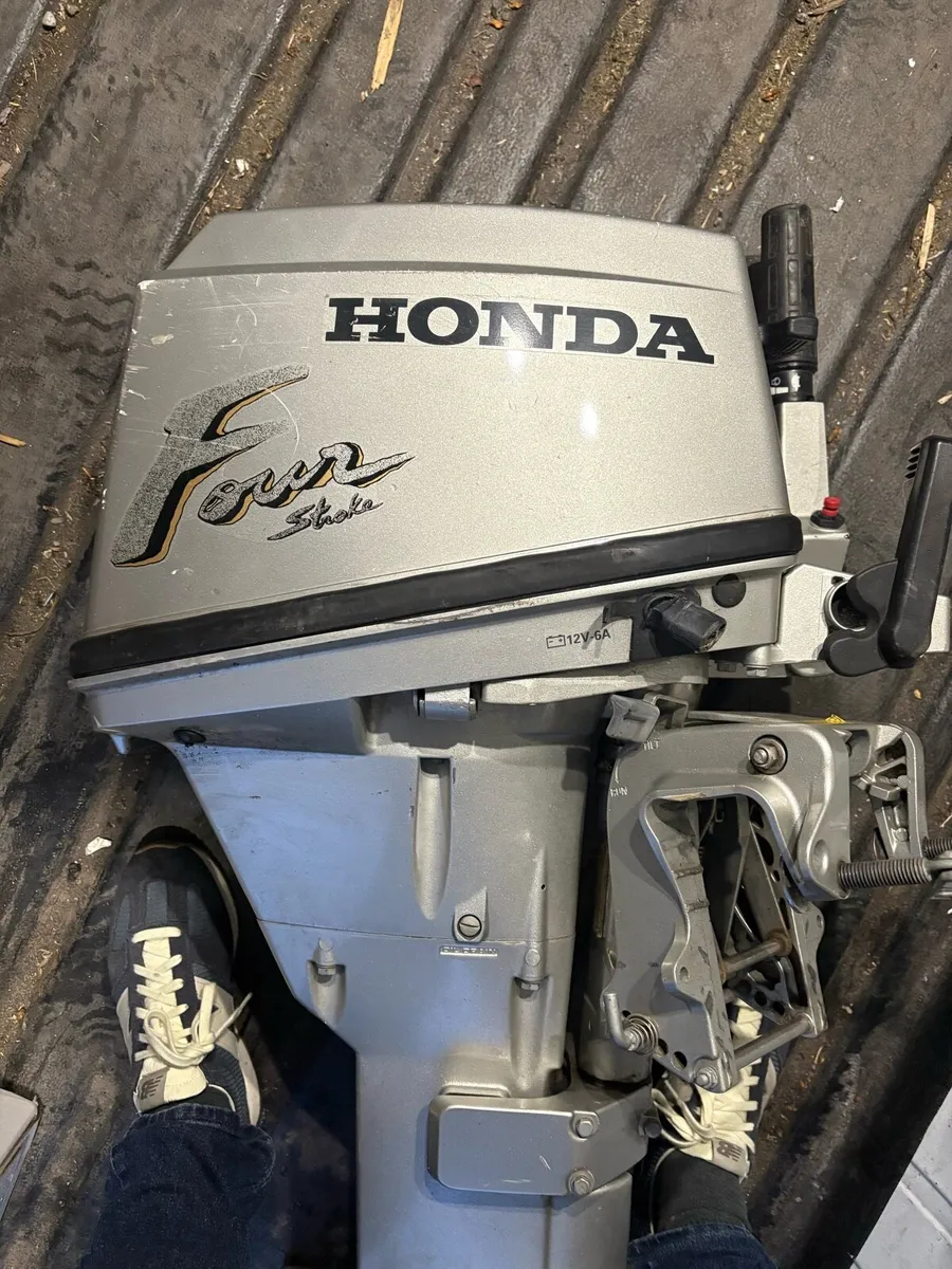 Honda 9.9 Boat engine - Image 1