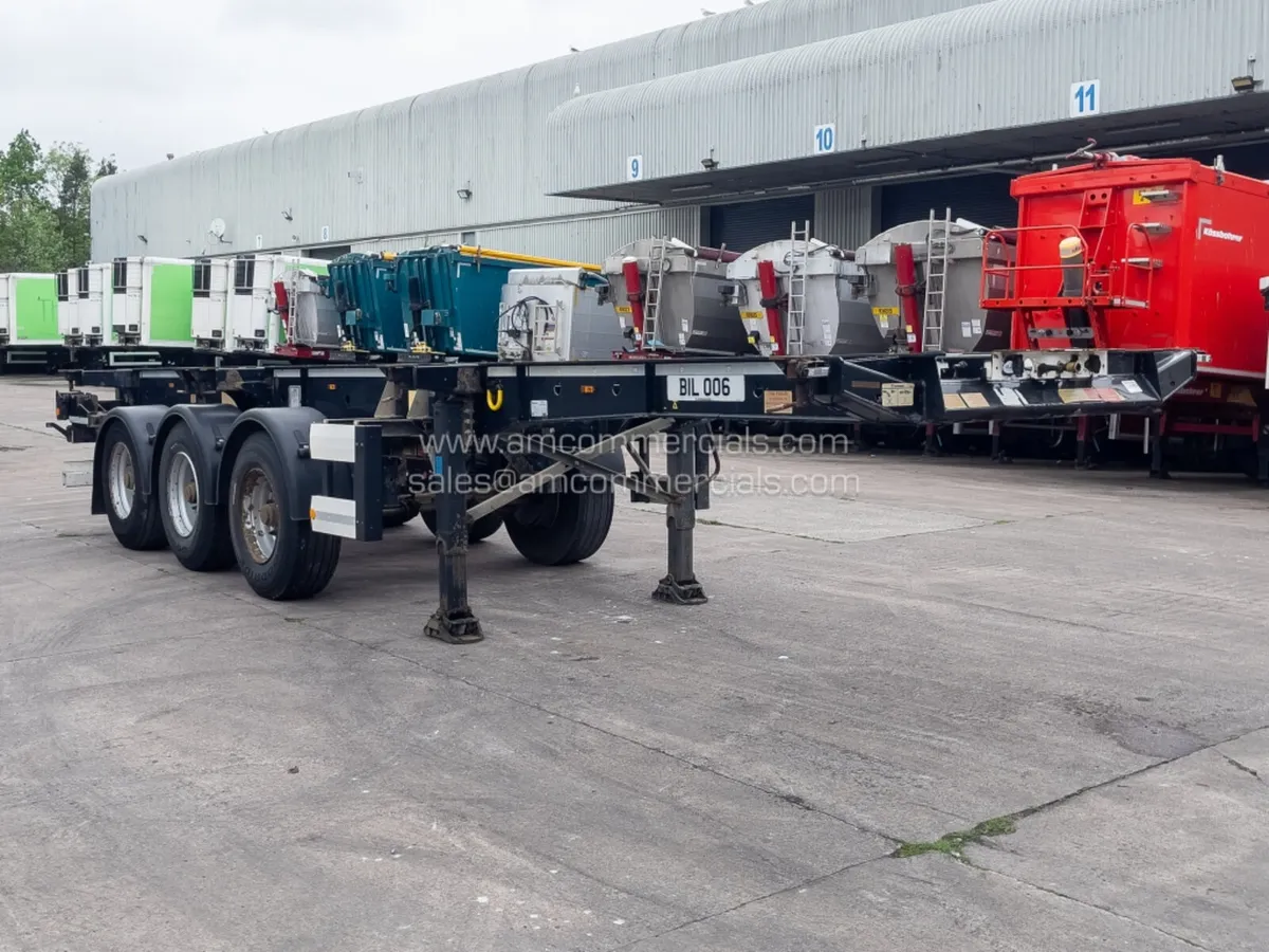 2017 KRONE SLIDING SKELETAL TRAILER - Image 1