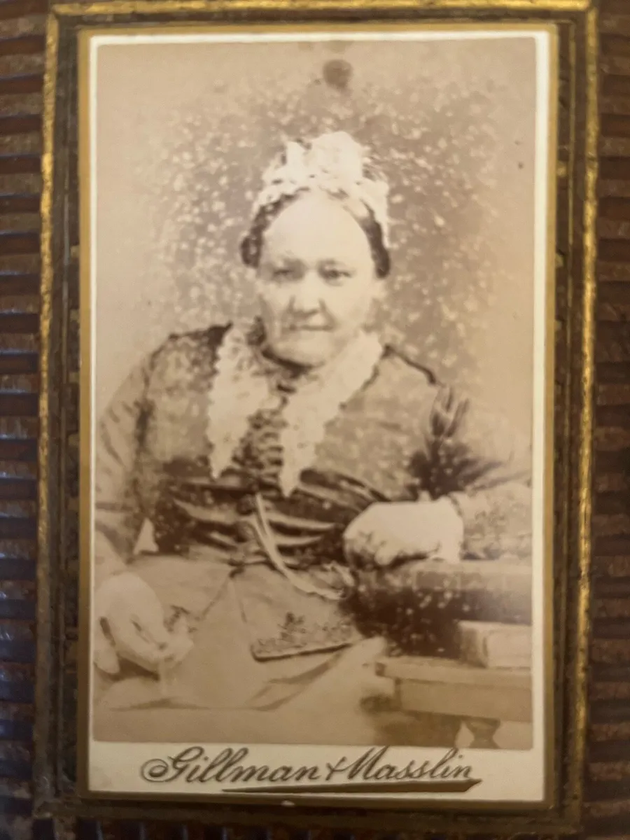 Antique photo - Image 1