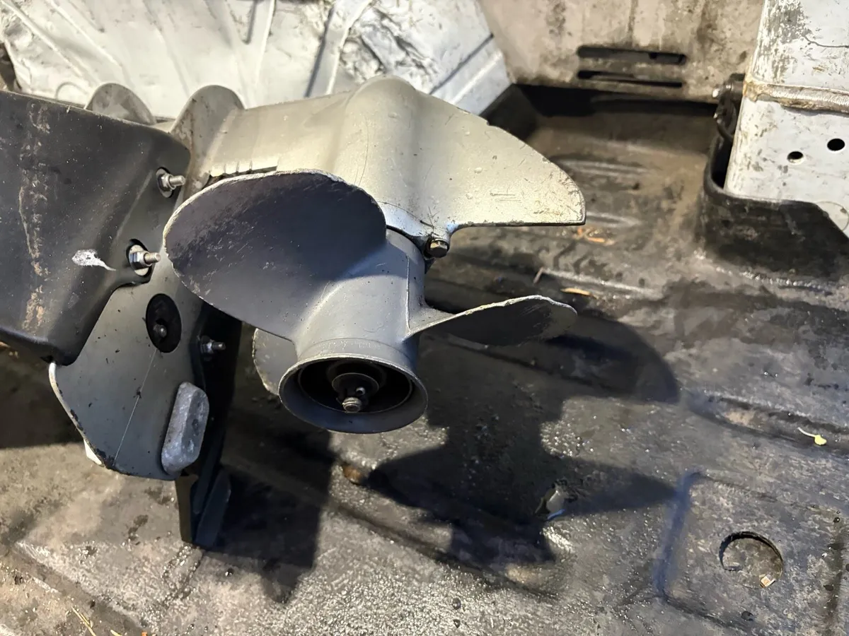 Honda 9.9 Boat engine - Image 3