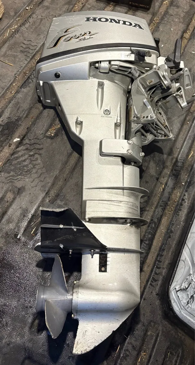 Honda 9.9 Boat engine - Image 4