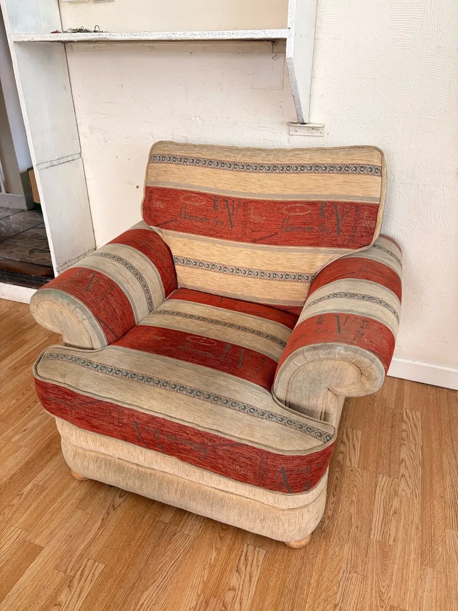 Furniture /1 seater Couch. - Image 3