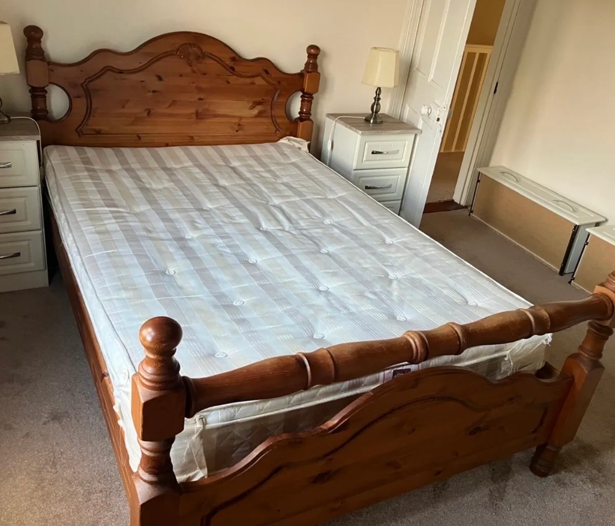 Double bed - Image 1