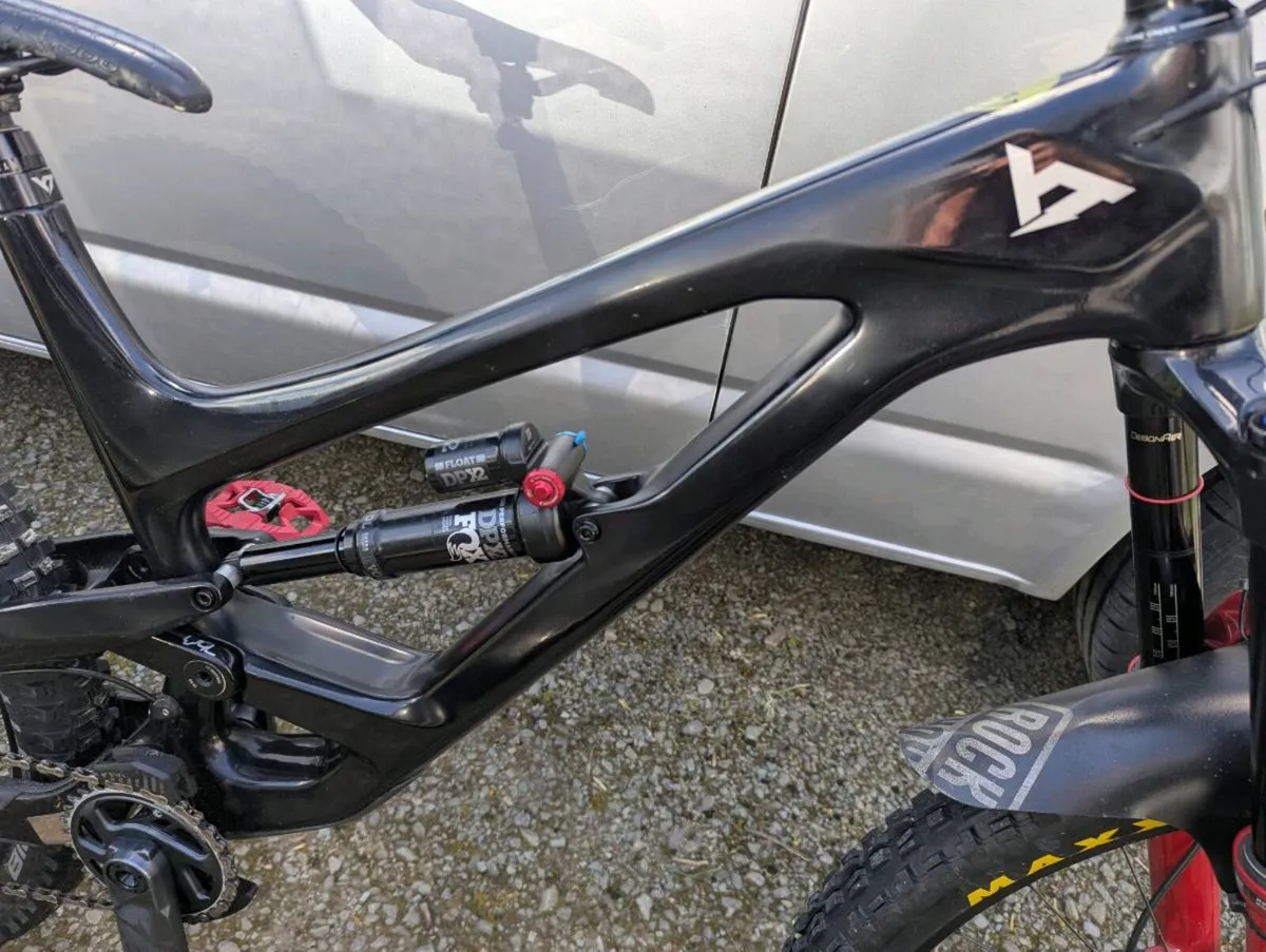 YT Capra Enduro Mountain bike - Image 2