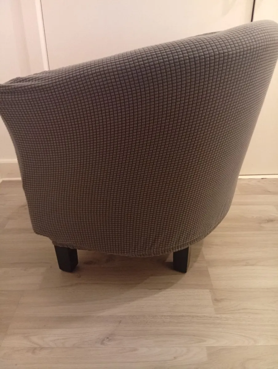 Comfortable Leather Tub Club Armchair with cover - Image 3