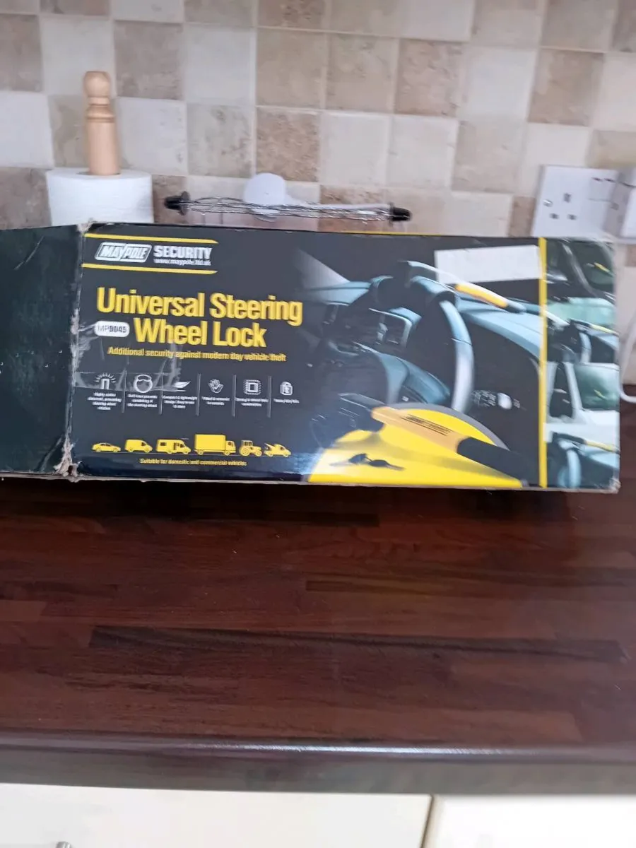 UNIVERSAL STEERING WHEEL LOCKS - Image 1