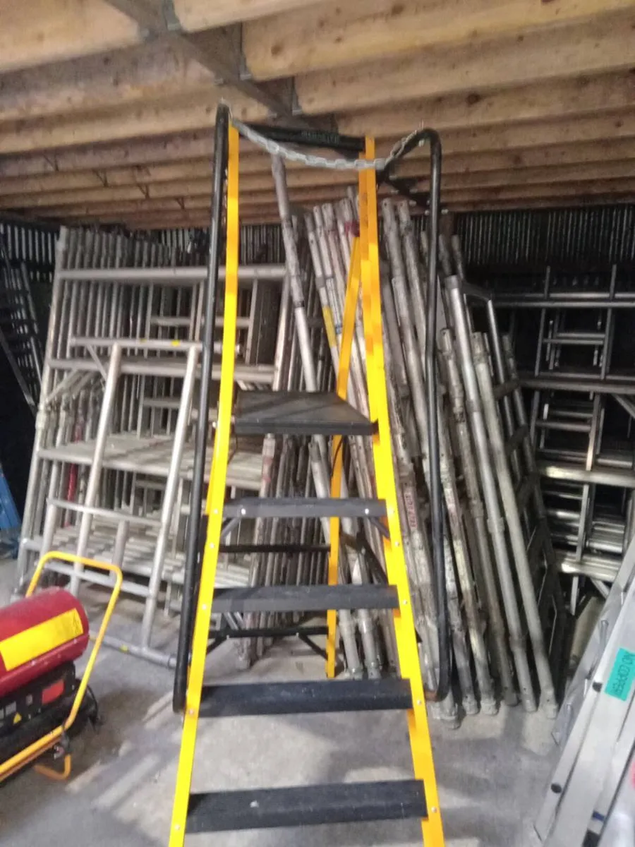 Scaffolding towers - Image 3