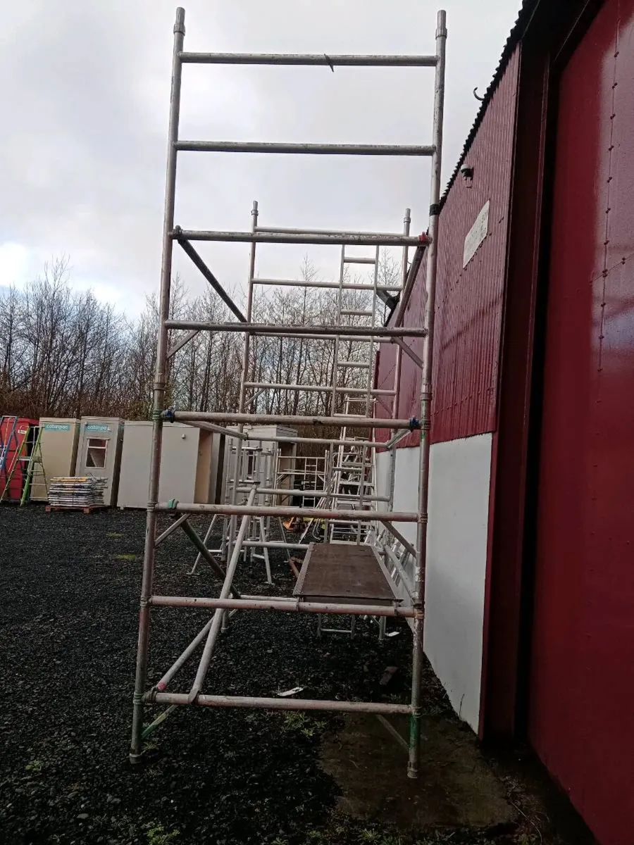 Scaffolding towers - Image 1