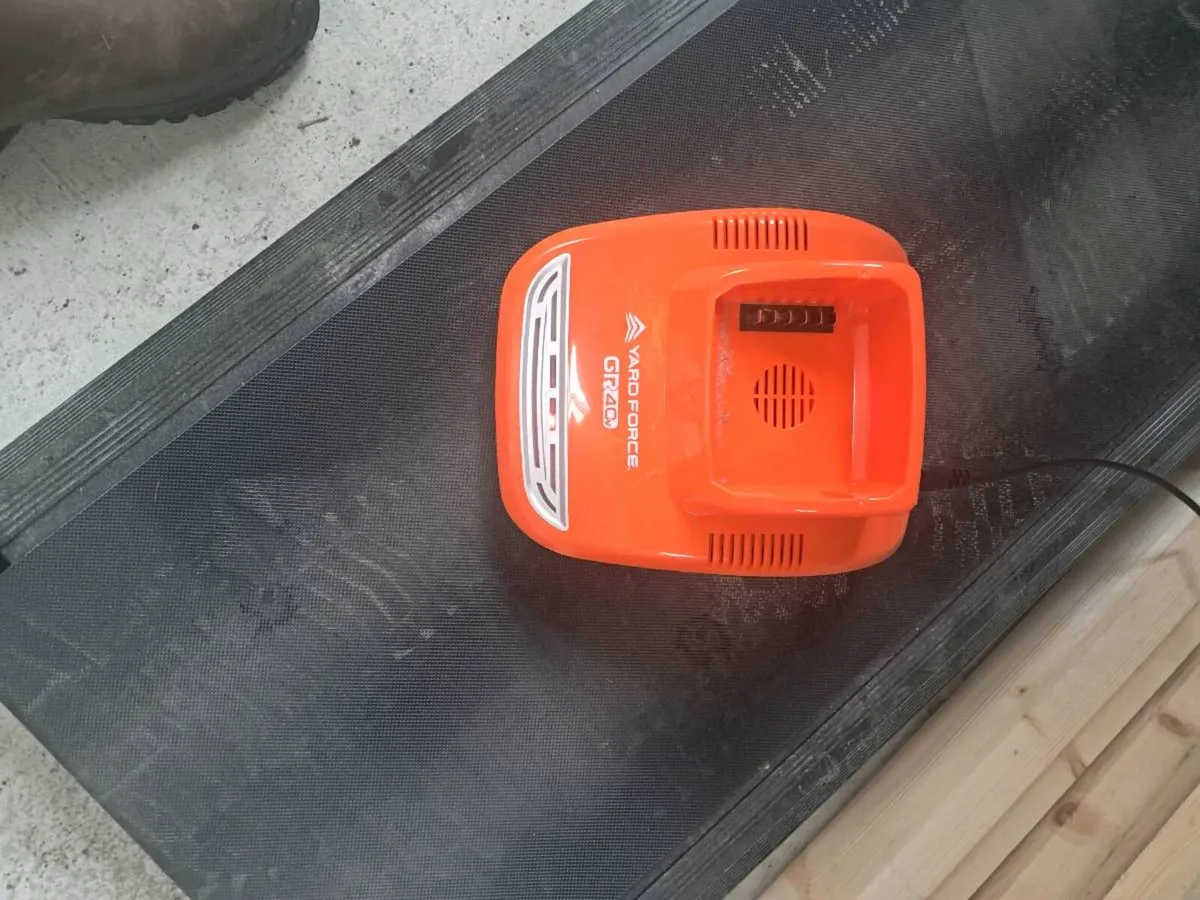 Yard force 40v strimmer.  Brand new - Image 3