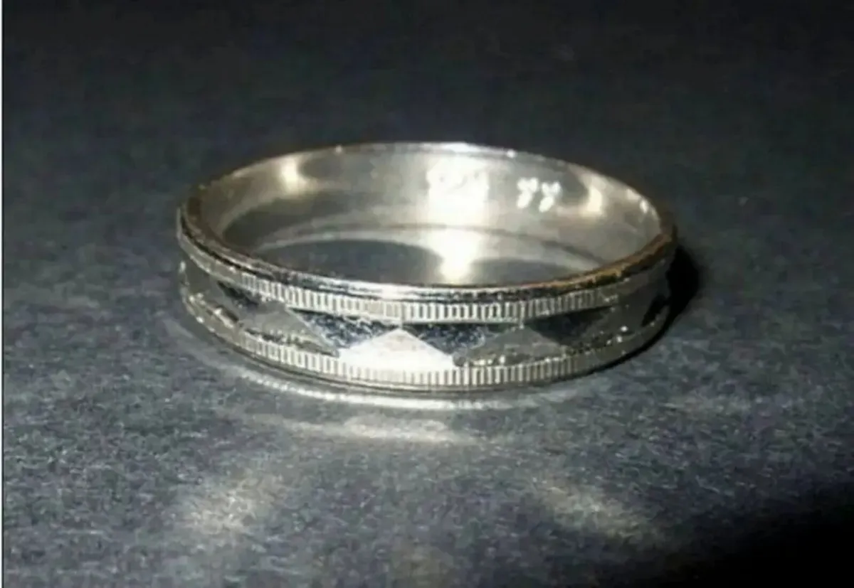 Vintage Hallmarked Silver Ring - Image 2