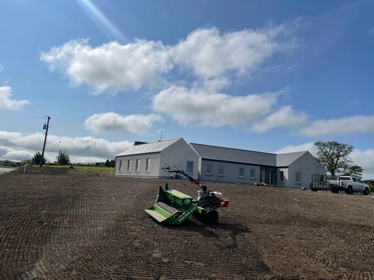 Lawn seeder & stone rake - Image 3