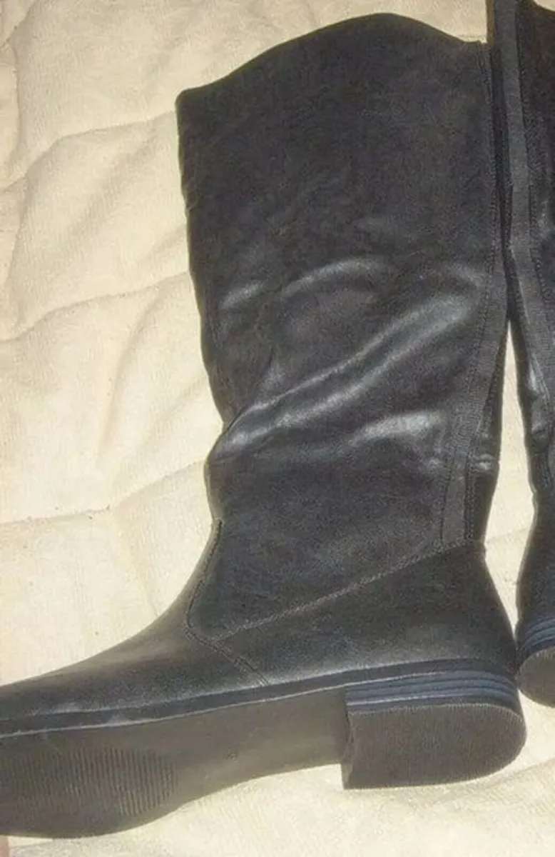 BNIB Harrods Knee High Boots - Image 4