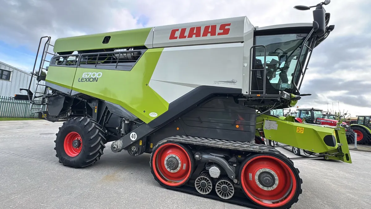 Lexion 6700TT - Image 1