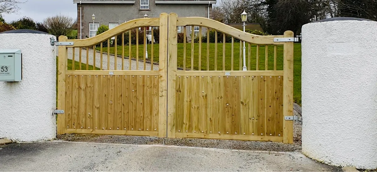 Wooden gates - Image 1