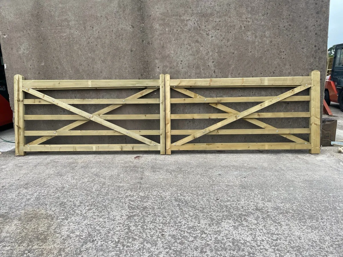 Wooden gates - Image 4