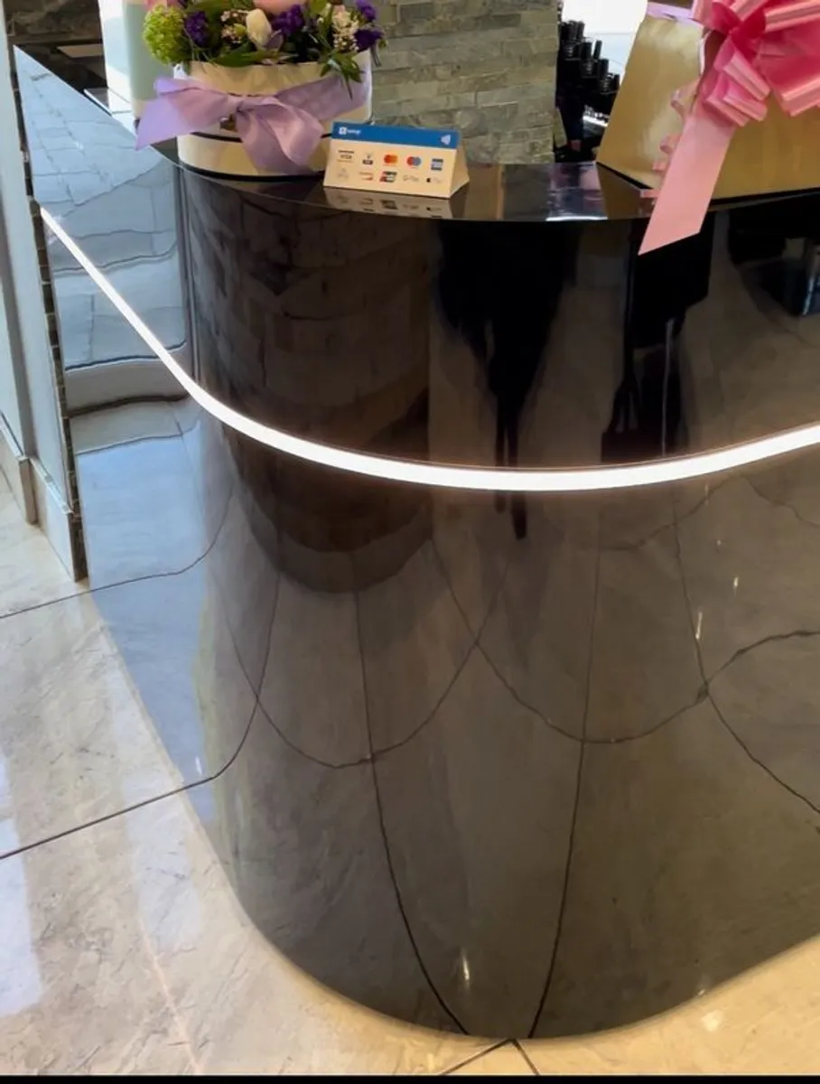 Salon Reception Desk - Image 1