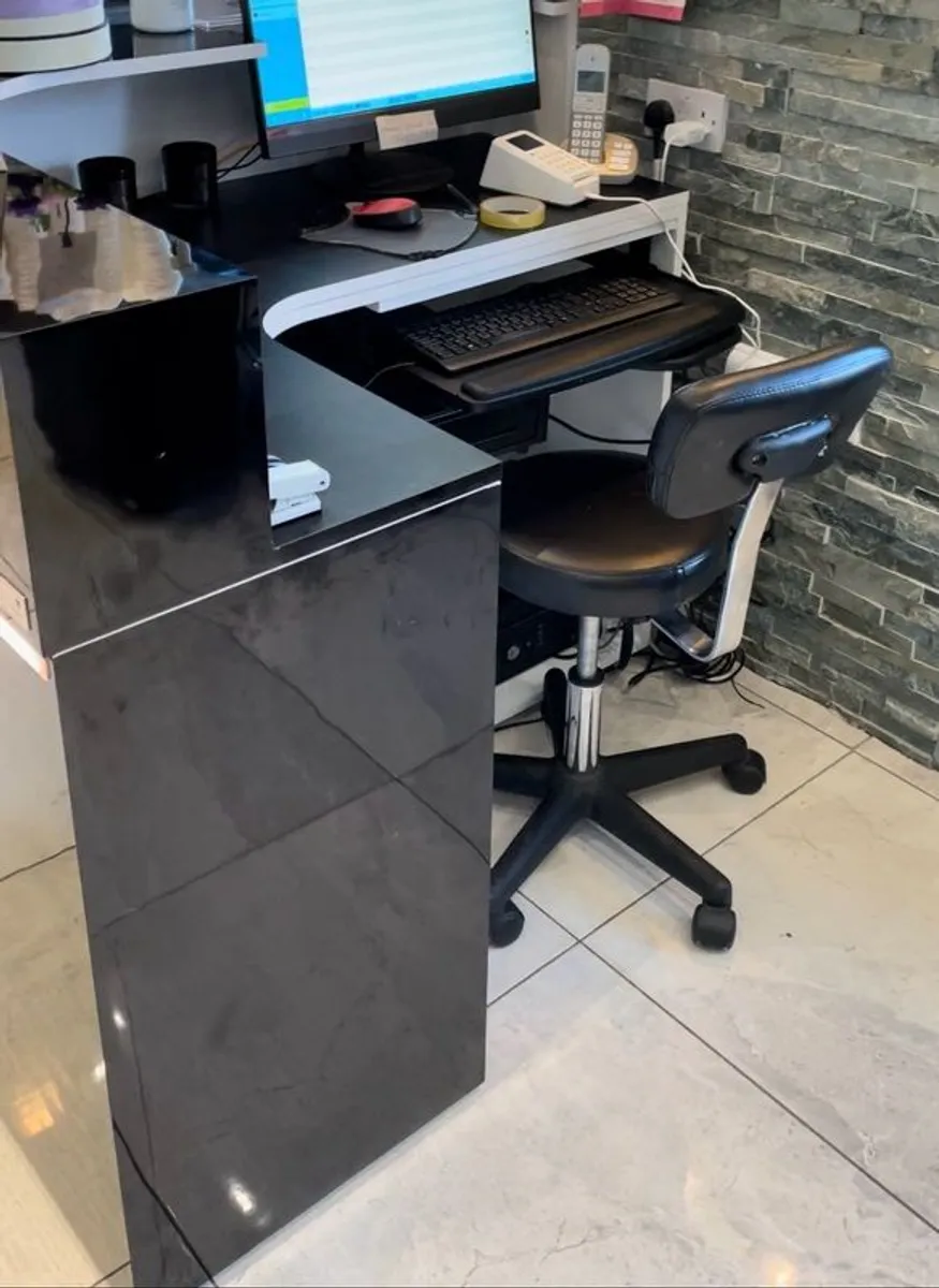 Salon Reception Desk - Image 4