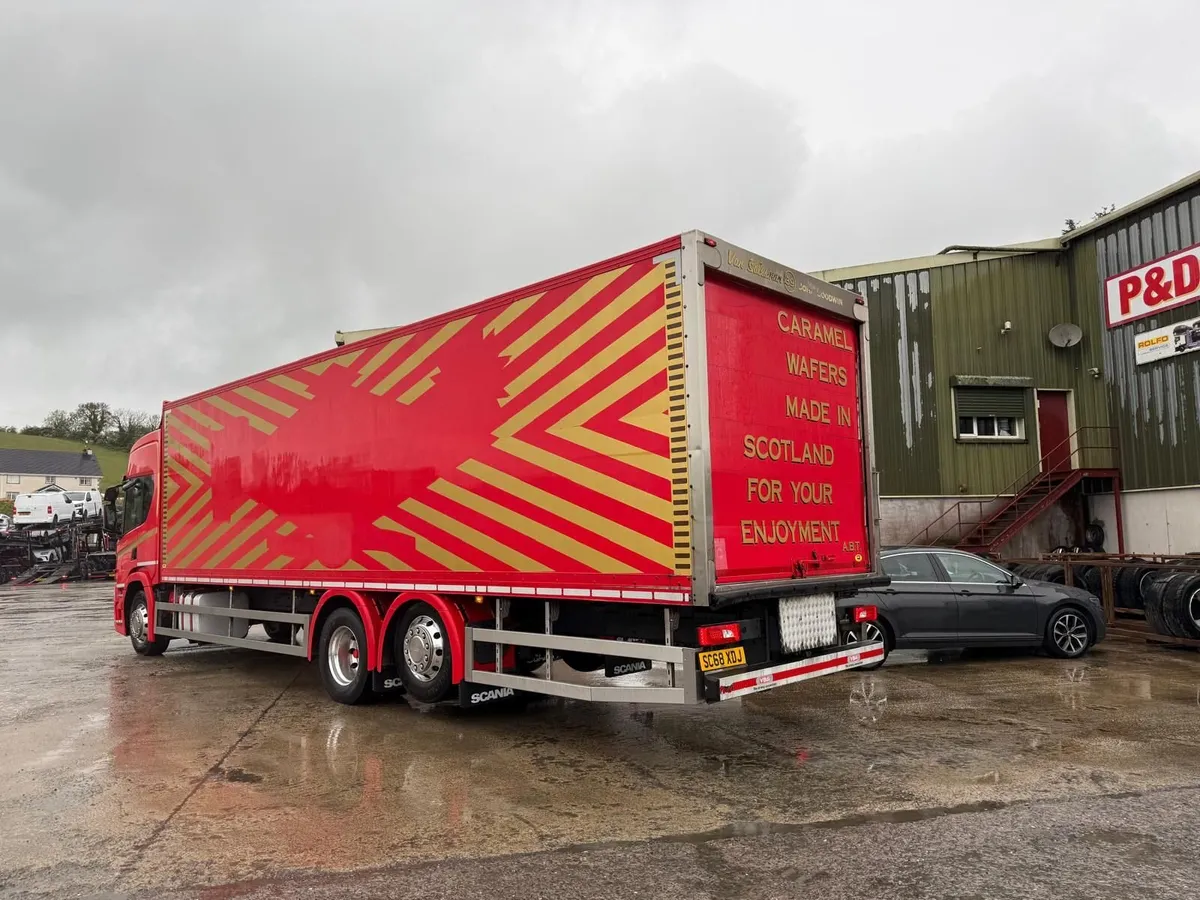 Scania P320 6x2 26T - Image 3