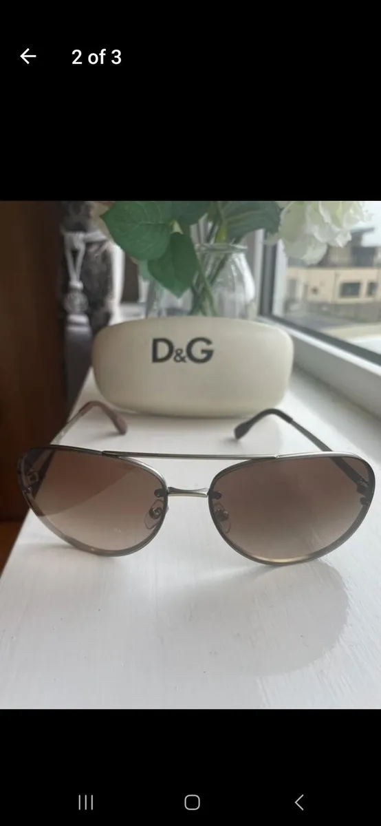 Woman's sunglasses - Image 1