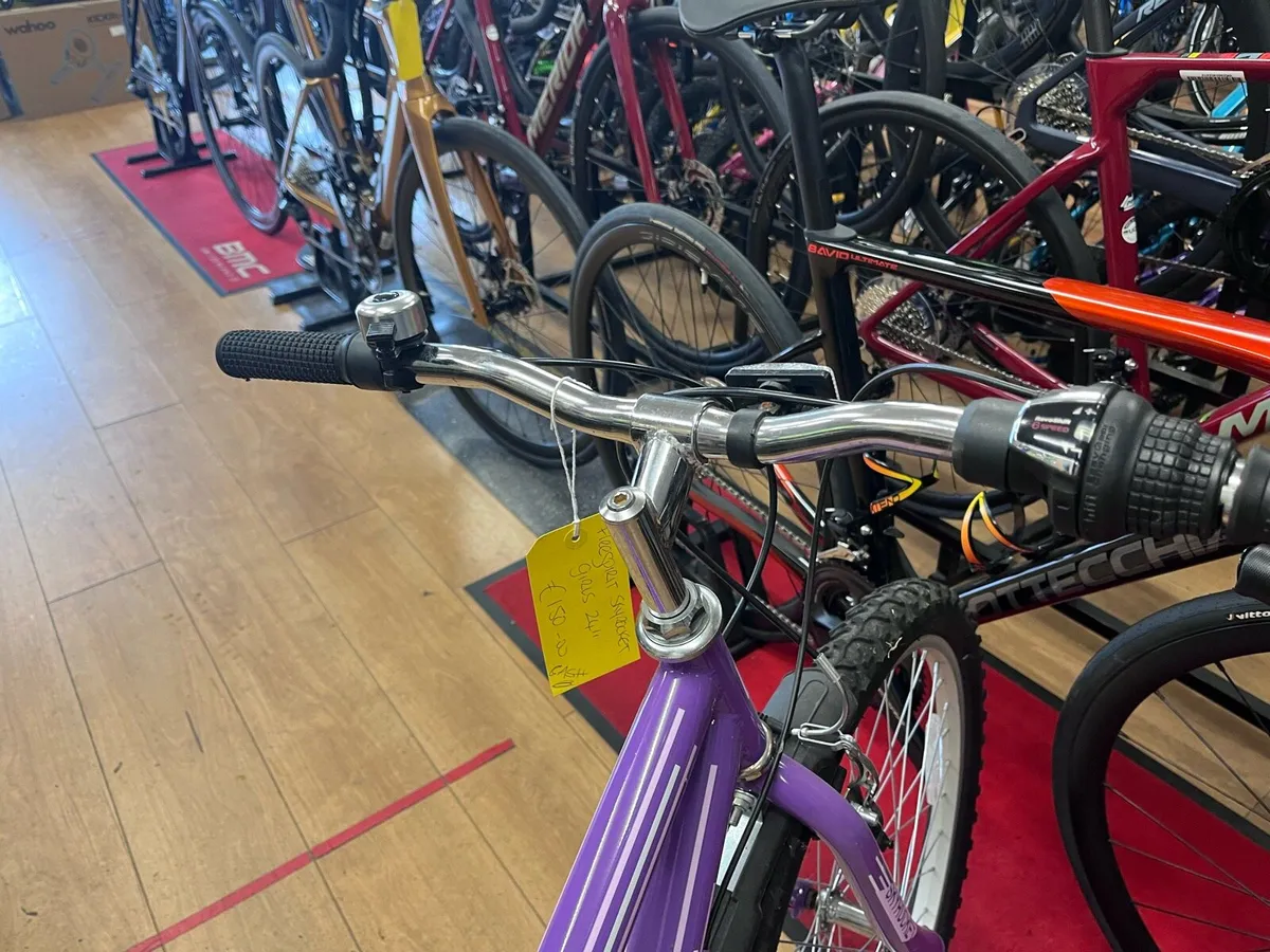 Girls 24inch mountain bike . 8 to 10 years - Image 4