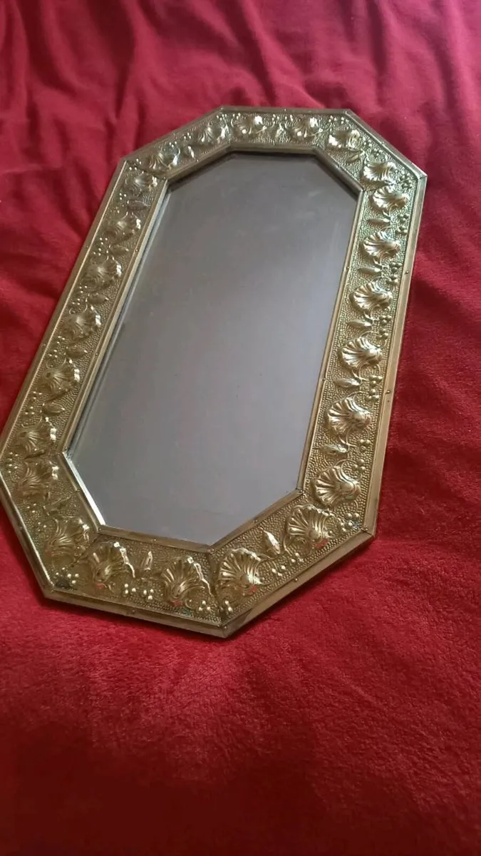 Vintage brass framed mirror - Image 1