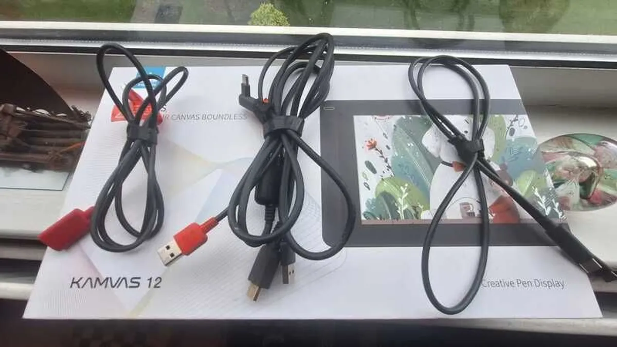 Huion Kamvas 12 Pen Display Drawing Tablet - With Original Box + Extra USB-C Cable - Image 3