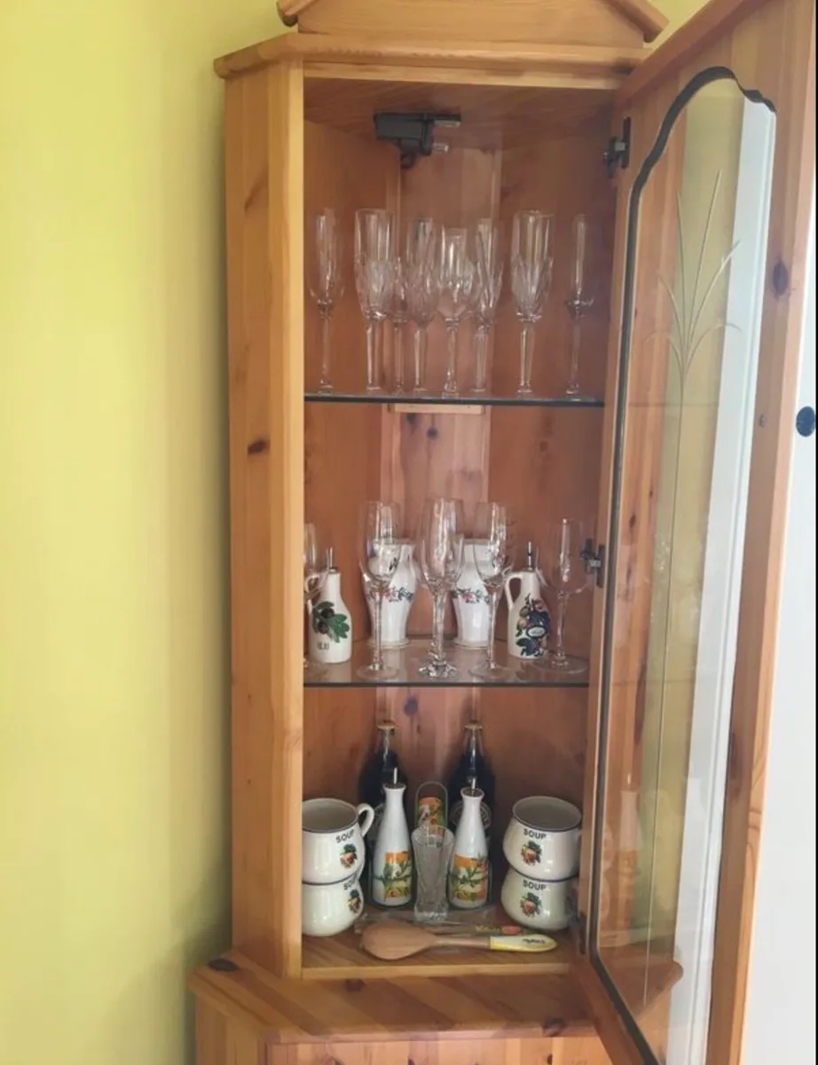 Beautiful pine corner dresser - Image 2