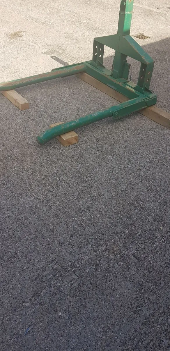 Bale Lifter - Image 1