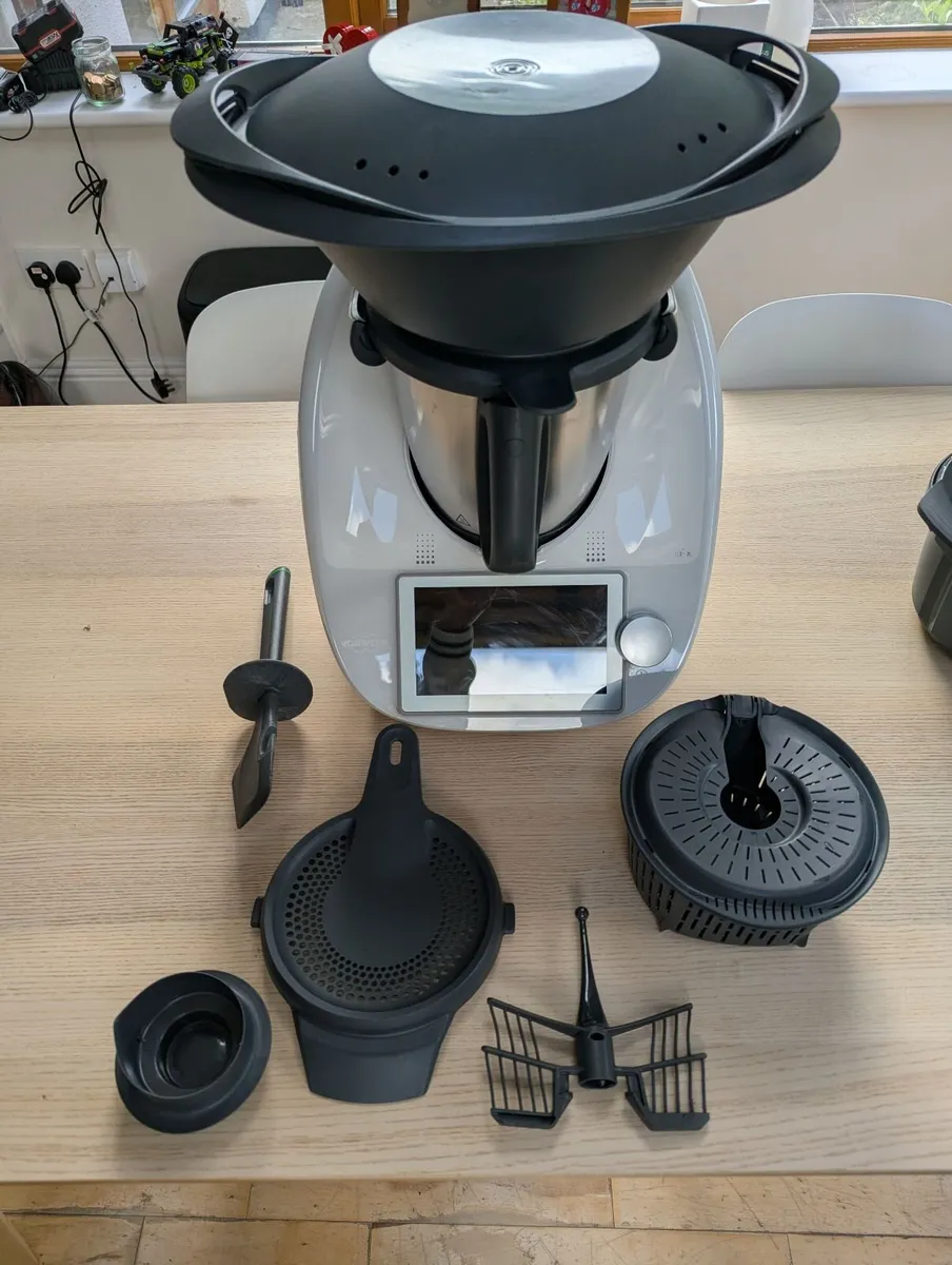 Thermomix TM6  + Friend + cutter + blade cover - Image 1