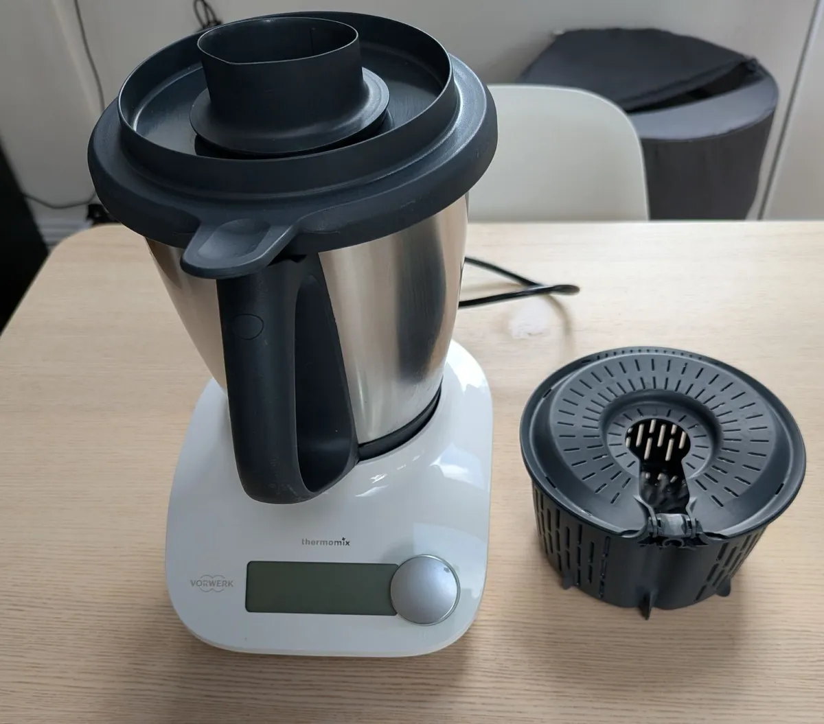 Thermomix TM6  + Friend + cutter + blade cover - Image 2