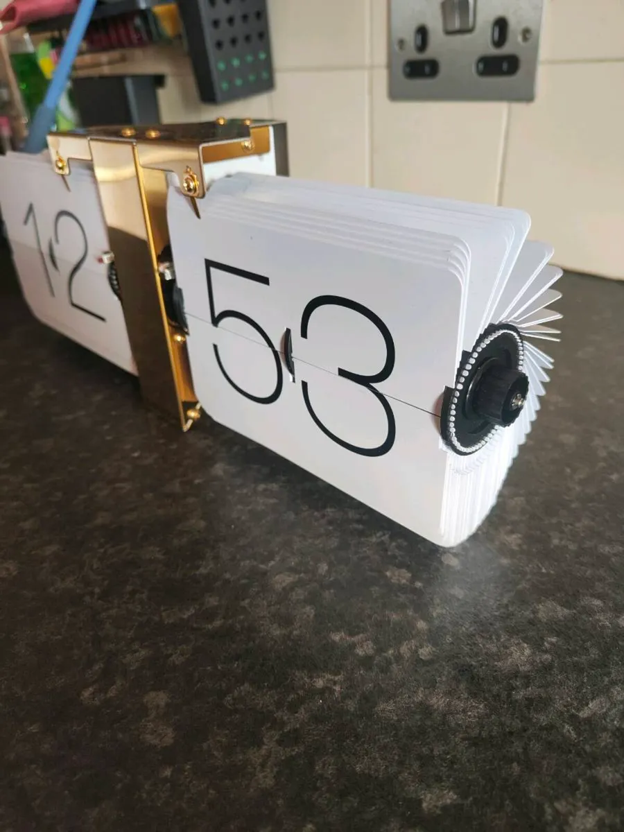 Karlsson Flip Clock - Image 3