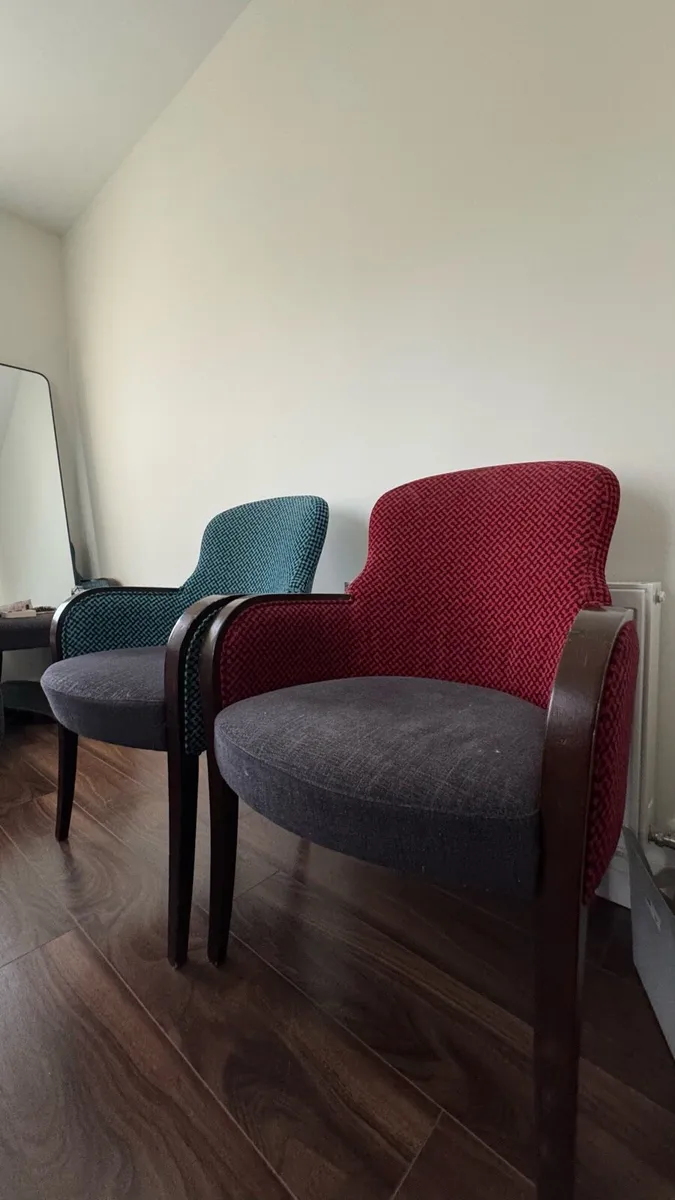 Chairs - 2 red 2 green (€50 each) or 4 for €190 - Image 2