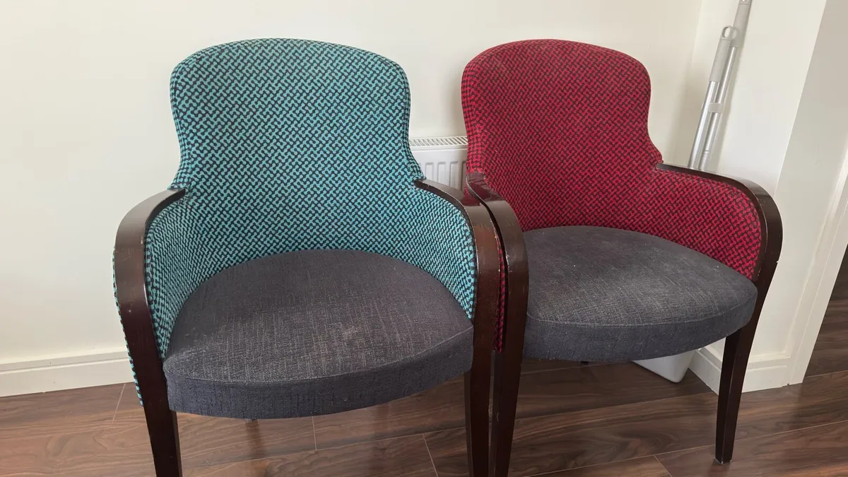 Chairs - 2 red 2 green (€50 each) or 4 for €190 - Image 3