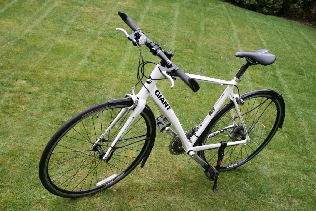 Giant Rapid (2) Hybrid Road Bicycle Size M-L - Image 4