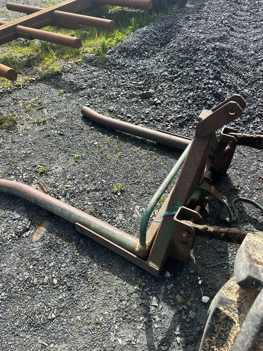 Bale handler - Image 1