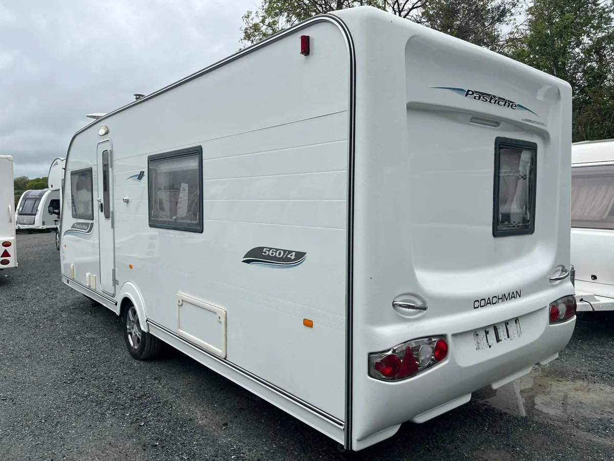 Coachman pastiche fixed bed - Image 3