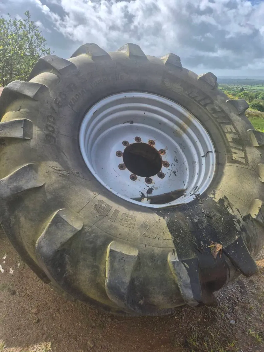 900/60r32 wheels - Image 2