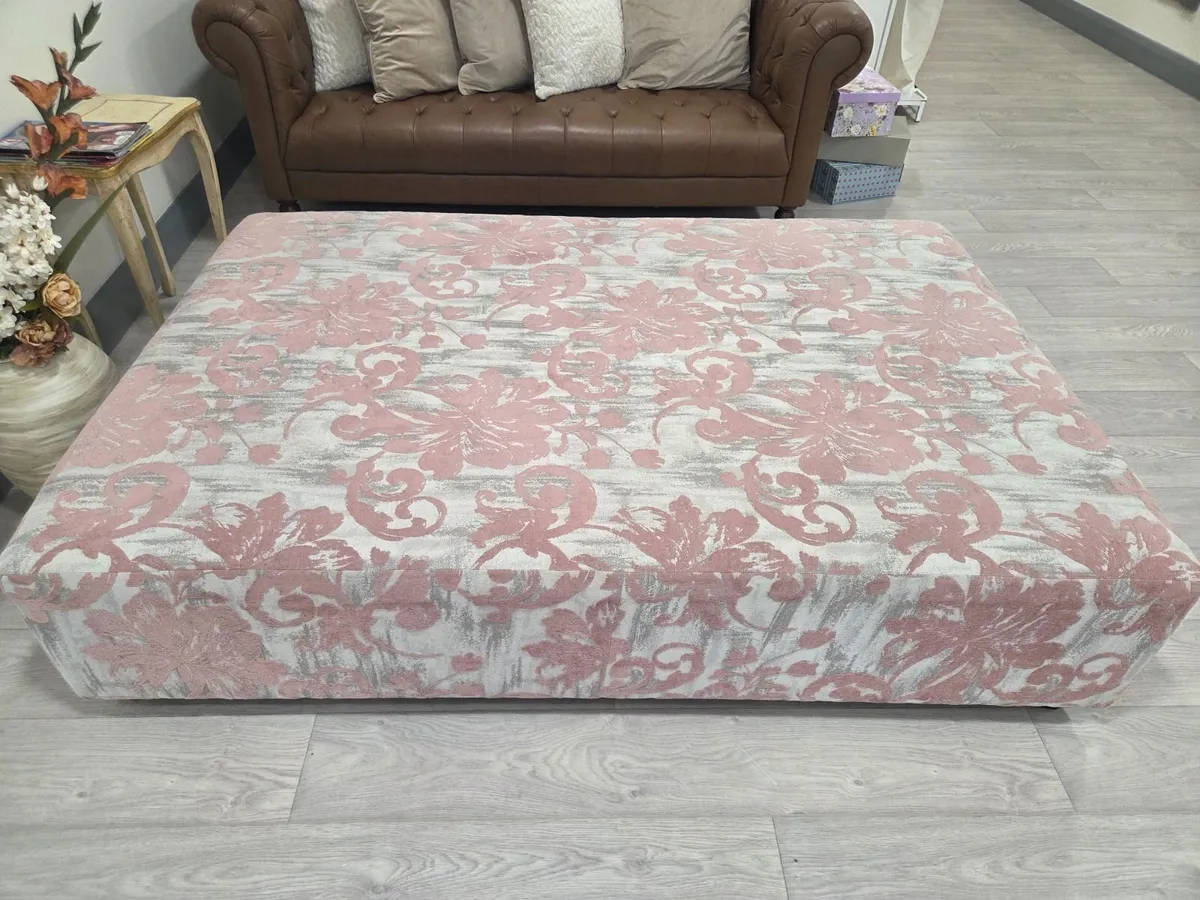 Luxurious Footstool - Image 2