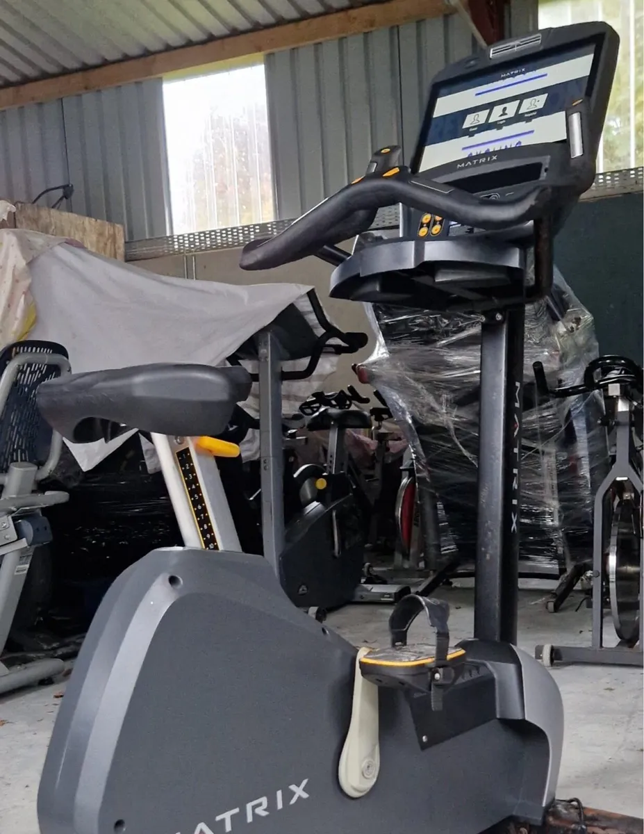 WAREHOUSE CLEARANCE⭐️ MATRIX RECUMBENT BIKE - Image 4