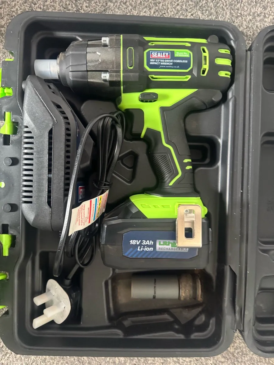 Sealey Cordless Impact Wrench - Image 2