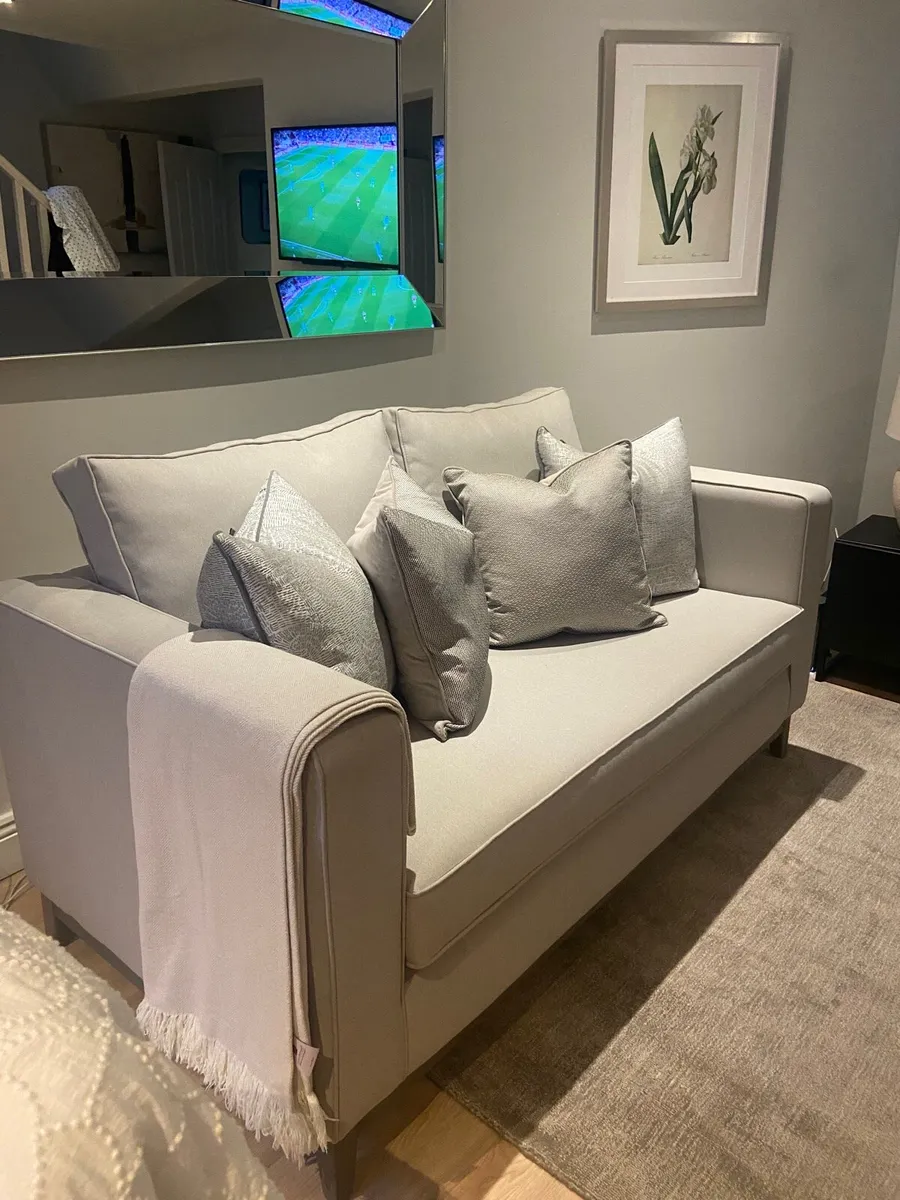 Designer 2 seater Sofa like new . - Image 4