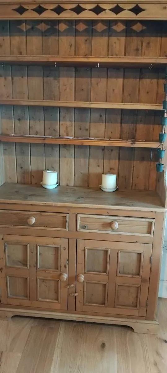 Kitchen dresser