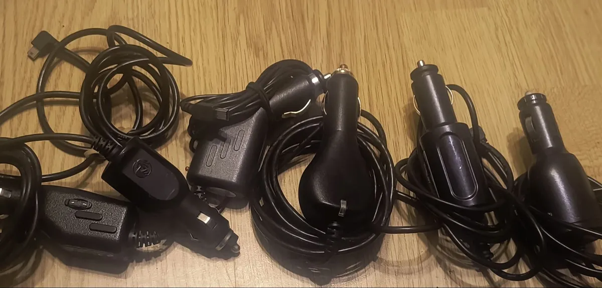 Garmin  GPS Navigation Lot  six charger - Image 3