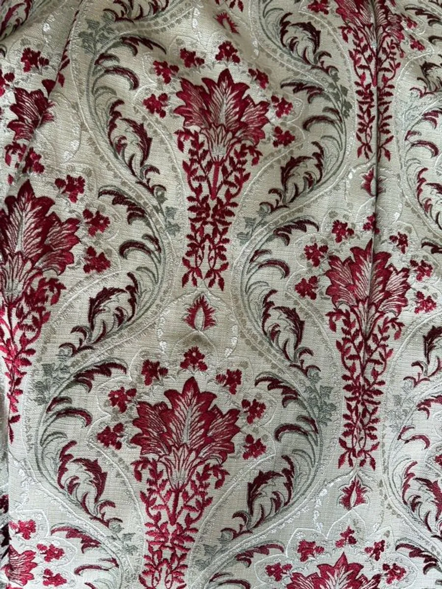 Red Cream Curtains - Image 3