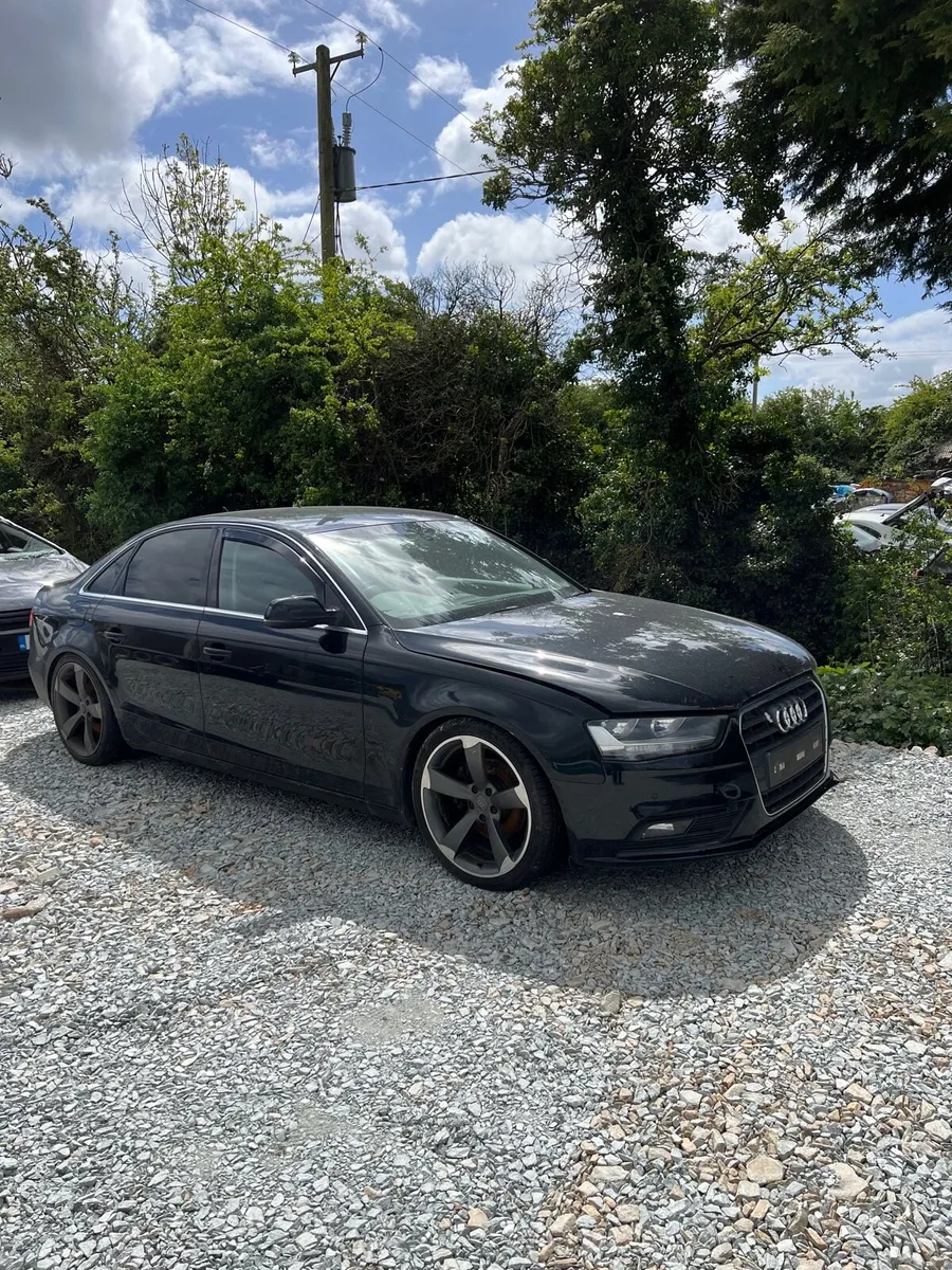 Breaking audi a4 b8 2.0 tdi cjcb nsl ly9b 2014 - Image 1