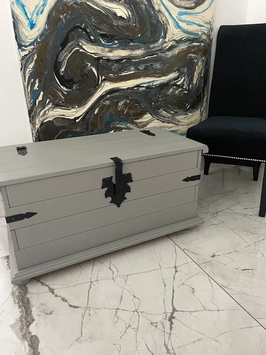 Hand painted solid pine hall table, chair & trunk - Image 1